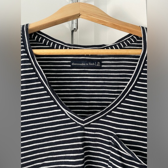 Abercrombie and fitch strip tee - Picture 2 of 3
